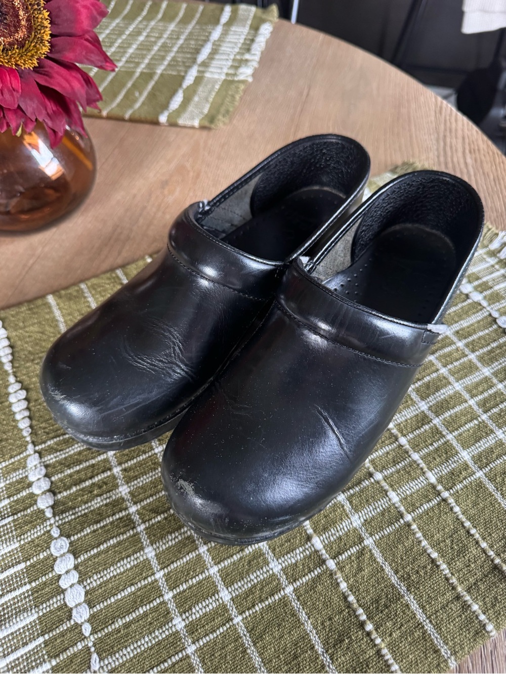 Dansko Professional Black Leather Clogs EU 39 US 8.5-9 Note Wear